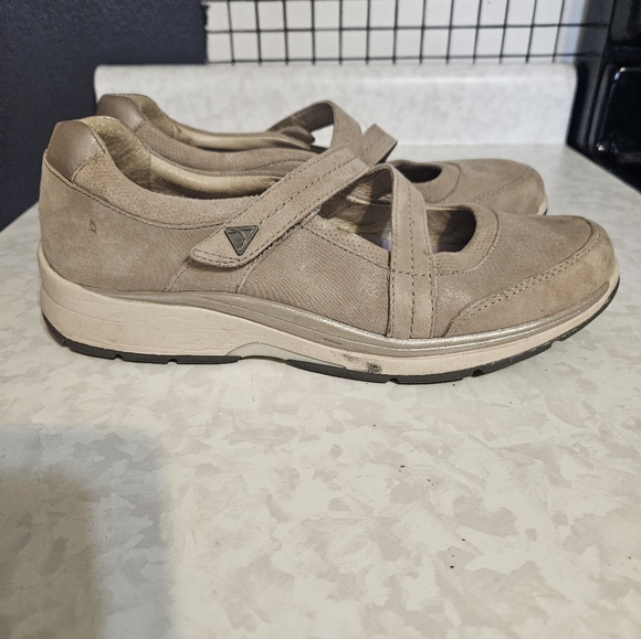 ARAVON WOMENS 8.5 VELCO STRAP SLIP ON SHOE - Picture 4 of 12